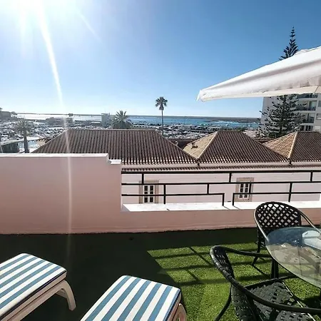 Sea View Apartment *