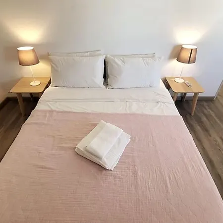 Sea View Apartment *
